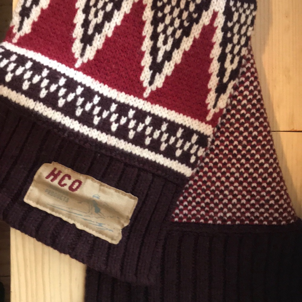 Hollister wool scarf